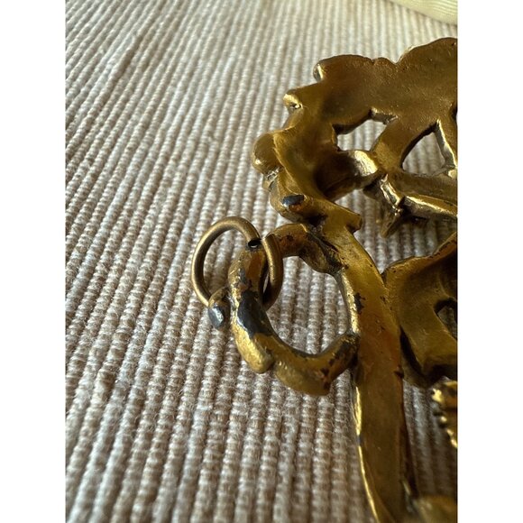 Vintage Brass Knight Plaque Keychain Featuring Sir Launcelot On Horse With Castl - Picture 10 of 12